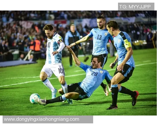 足球明星人形展板图片展示全球顶级球员风采与魅力的视觉盛宴